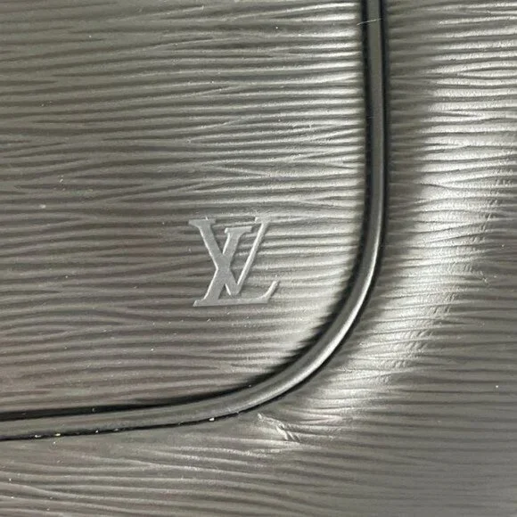 Authentic LOUIS VUITTON Epi Leather Matsy Vintage Black Shoulder Bag Purse Tote - Picture 5 of 8